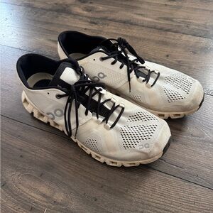 On Running Men's Black and White Athletic Shoes